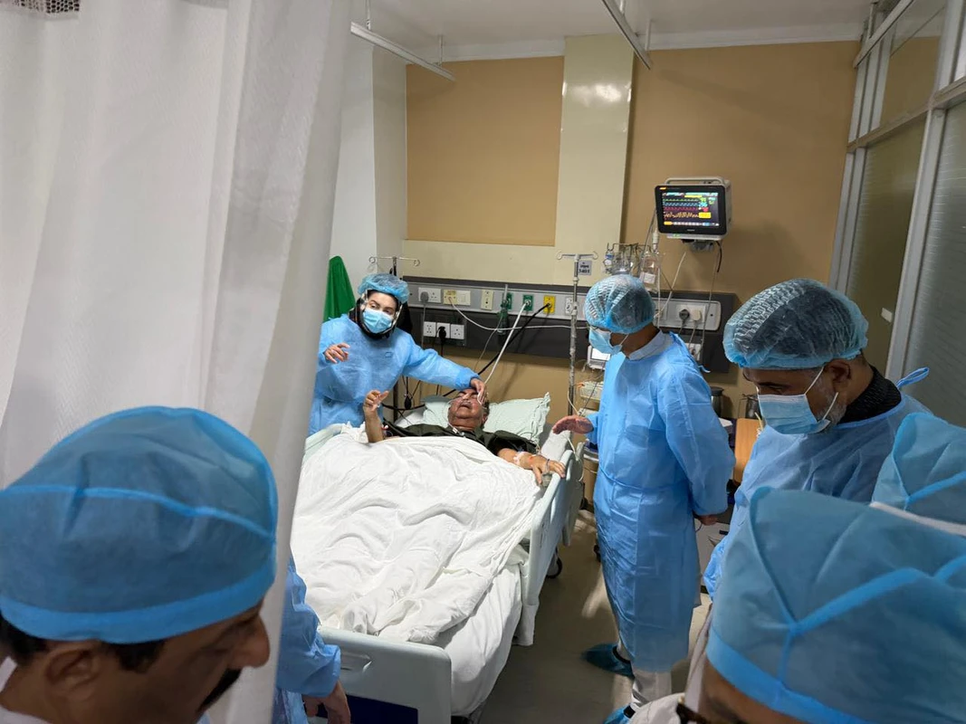 মির্জা আব্বাসকে দেখতে এভারকেয়ারে প্রধানমন্ত্রী তারেক রহমান