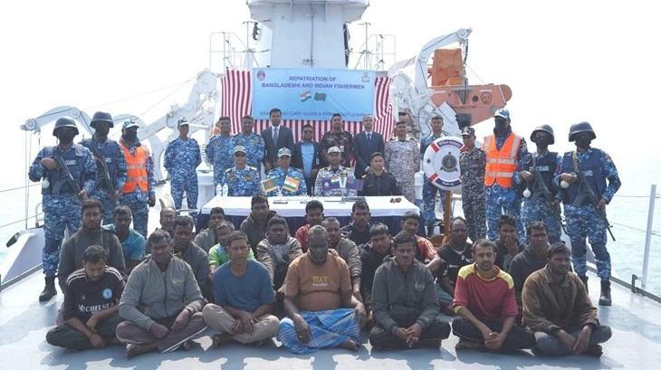 দেশে ফিরল ভারতে গ্রেপ্তার ১২৮ বাংলাদেশি জেলে