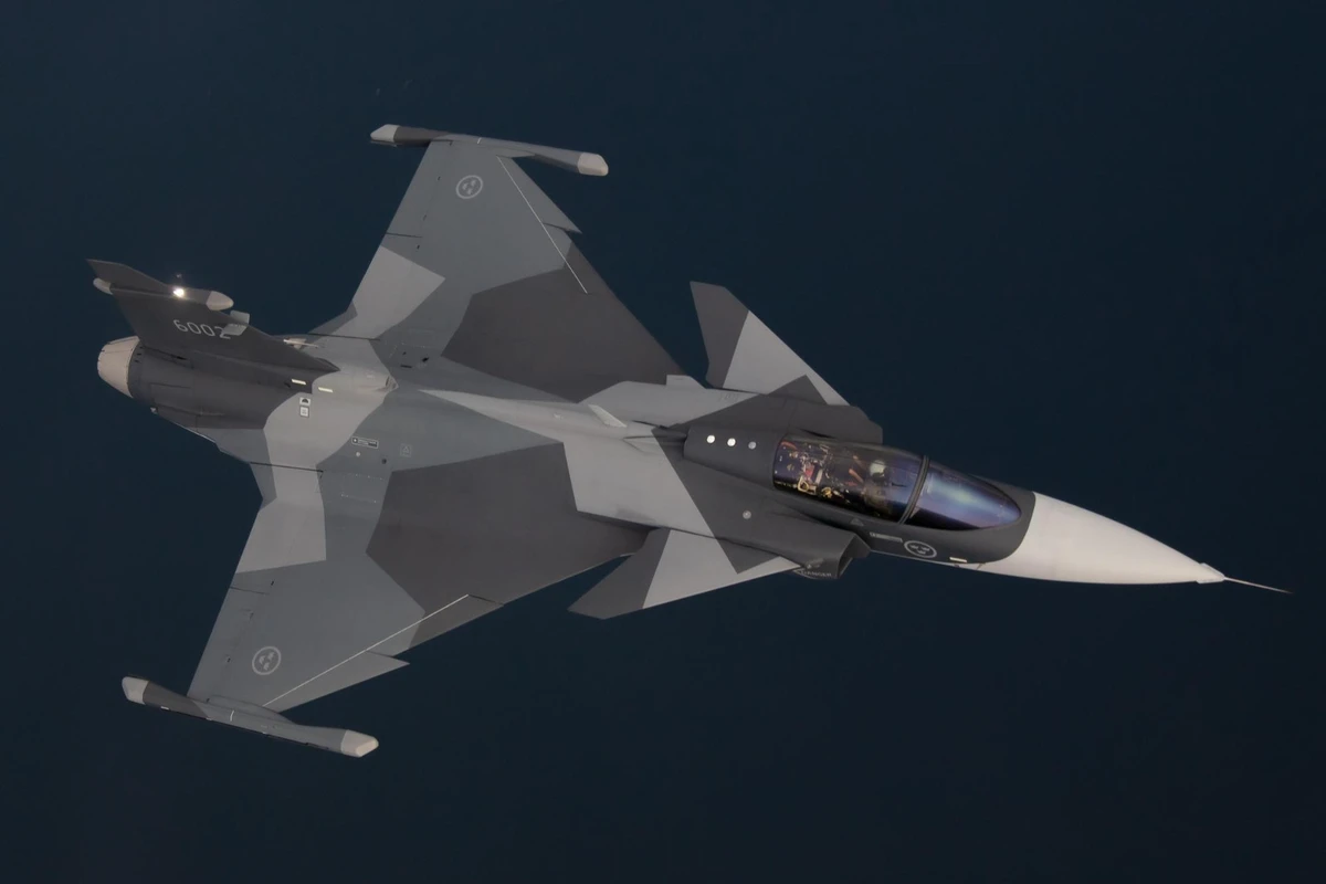 অত্যাধুনিক গ্রিপেন যুদ্ধবিমান কিনছে ইউক্রেন, বদলে যেতে পারে যুদ্ধ চিত্র