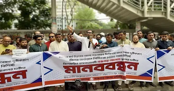 "অ্যাম্বুলেন্সে নয়, চিকিৎসা নিয়ে মরতে চাই"—পঞ্চগড়ের হৃদয়ছোঁয়া আহ্বানে গর্জে উঠল রাজধানী