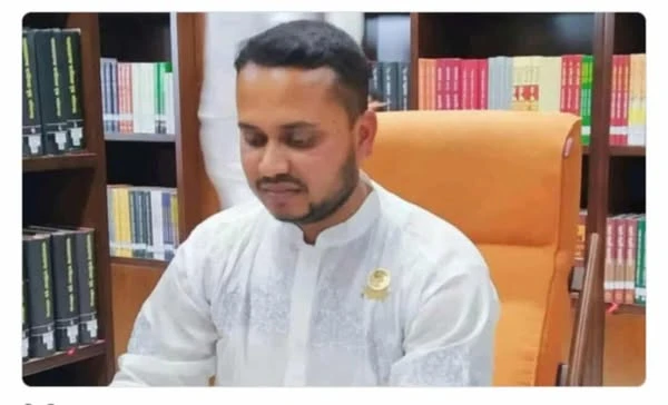 চাকরি দেওয়ার প্রলোভন দেখিয়ে টাকা হাতিয়ে নেওয়া শিবির নেতা আটক!