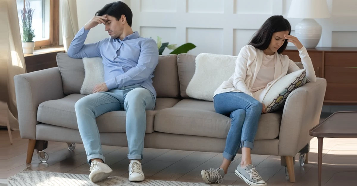 সম্পর্কে ভাঙন সৃষ্টিকারী বদ অভ্যাসগুলো-সম্পর্ক বাঁচাতে এখনই সতর্ক হোন!