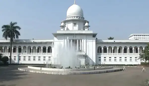 মুক্তিযুদ্ধকালীন মানবতাবিরোধী অপরাধে মৃত্যুদণ্ডপ্রাপ্ত আওয়ামী লীগ নেতা মোবারক হোসেনকে খালাস