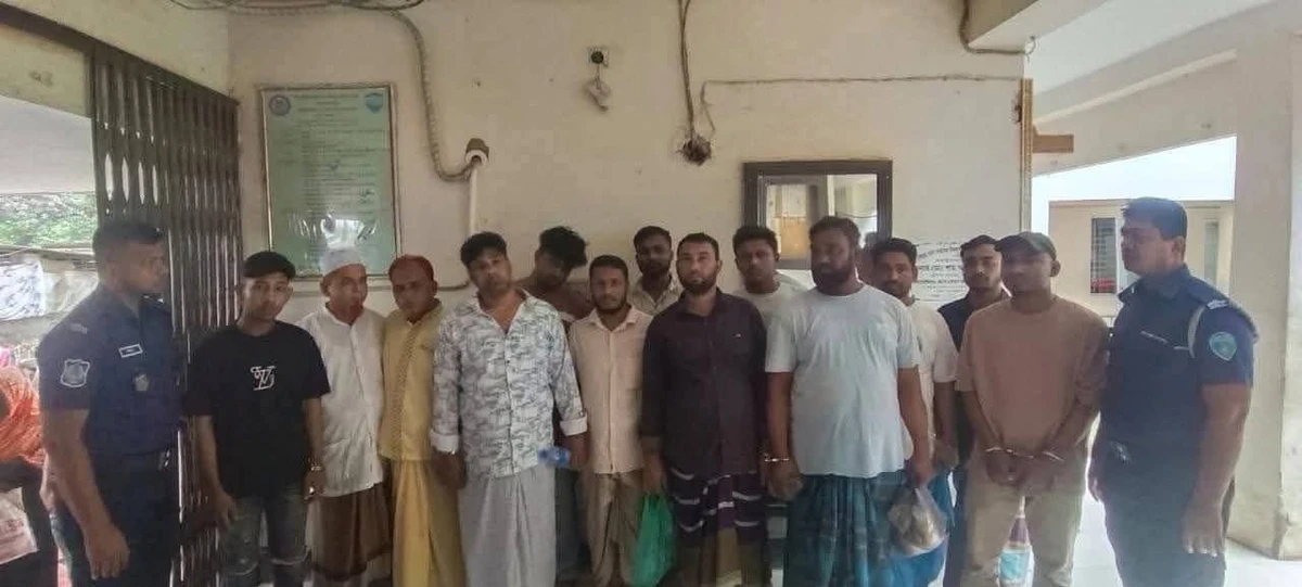 কুমিল্লায় আওয়ামীলীগের ঝটিকা মিছিলঃ গ্রেফতার ১৩