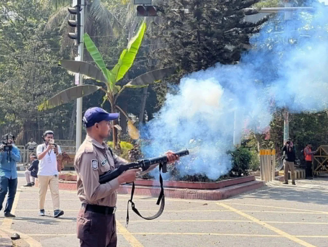 ইনকিলাব মঞ্চের উপর হামলার ঘটনায় আগ্নেয়াস্ত্রর ব্যবহার নিয়ে যা জানাল ডিএমপি