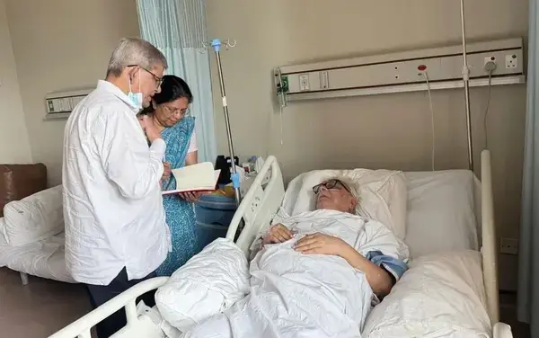 বদরুদ্দীন উমরকে দেখতে হাসপাতালে বিএনপি মহাসচিব মির্জা ফখরুল