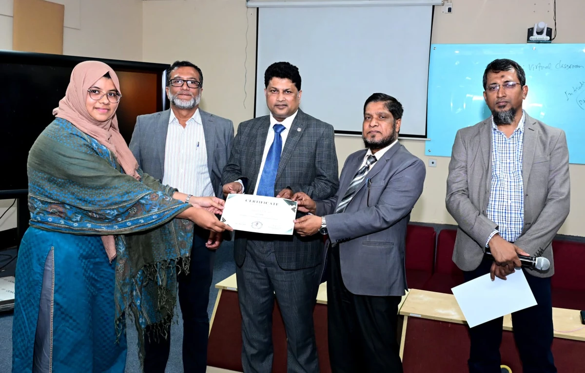 চবিতে নতুন নিয়োগ প্রাপ্ত শিক্ষকদের ৫ দিনব্যাপী প্রশিক্ষণ শেষে সনদ প্রদান