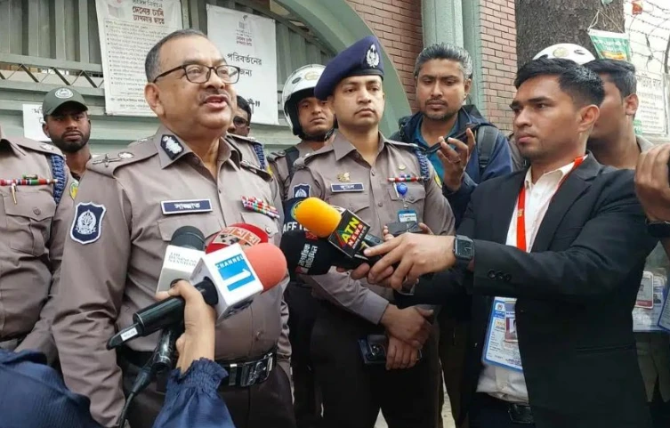 ৬ মাসের গুজব অমূলক, নির্বাচন নিয়ে কোনো শঙ্কা নেইঃ ডিএমপি কমিশনার