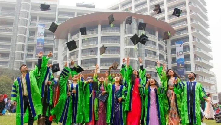 ড্যাফোডিল ইন্টারন্যাশনাল ইউনিভার্সিটির ১৩তম সমাবর্তন কাল