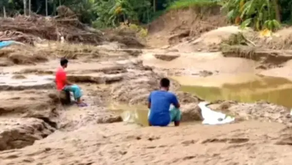 ফেনীতে বেড়িবাঁধ ভাঙা, প্লাবনের আতঙ্কে হাজারো পরিবার