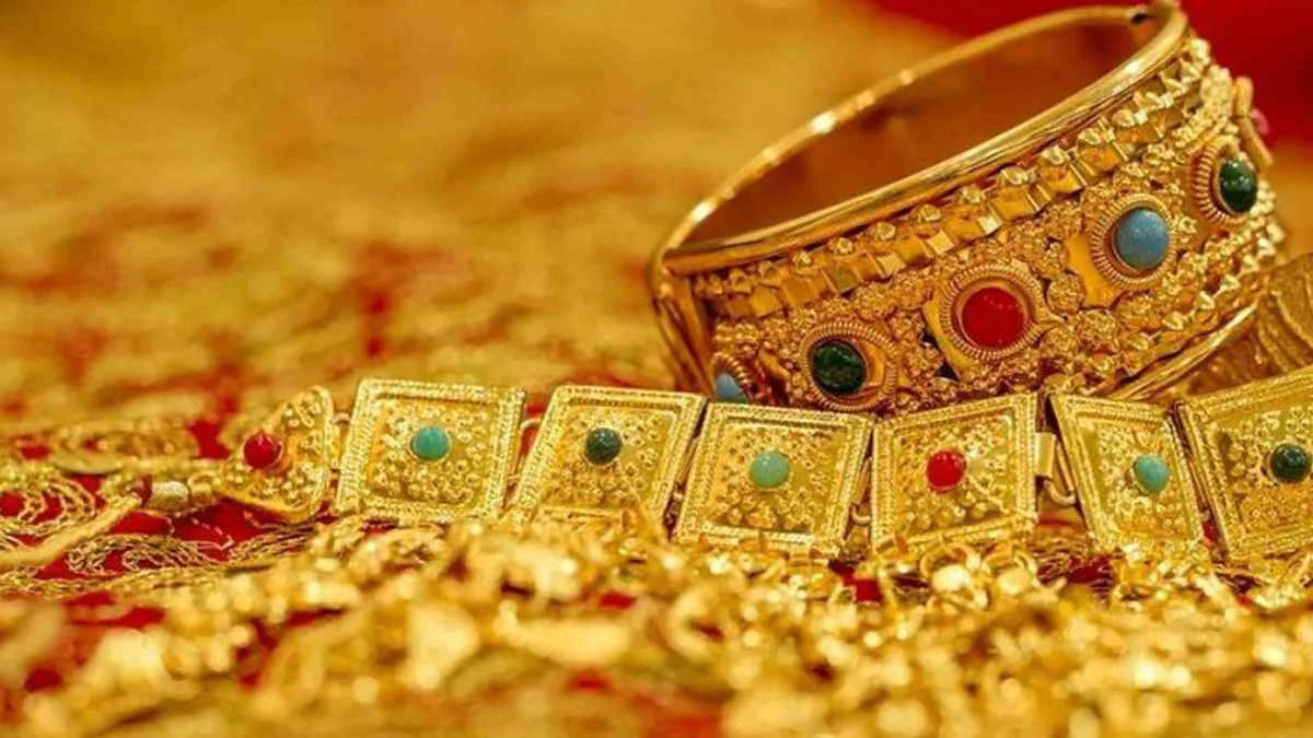 দেশের বাজারে কমলো স্বর্ণের দাম, আজ ভরি কত?