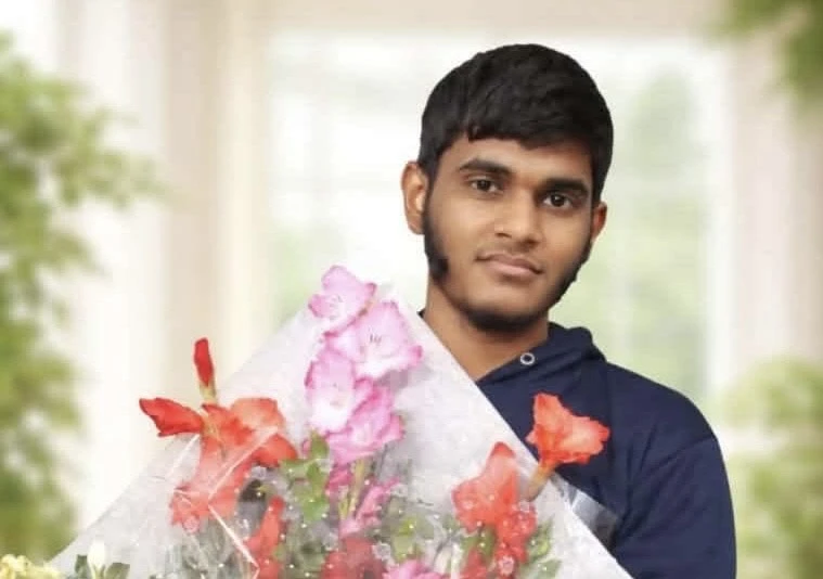 কৃষক পরিবারের সন্তান অদম্য শাহাদাত: চবির পর ঢাবিতেও বাজিমাত