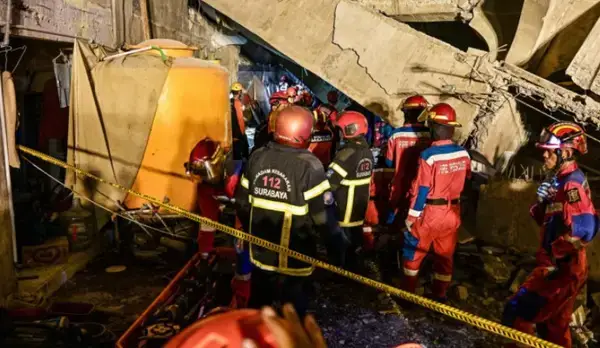 ইন্দোনেশিয়ায় স্কুল ভবন ধসে নিহতের সংখ্যা বেড়ে ৩৭