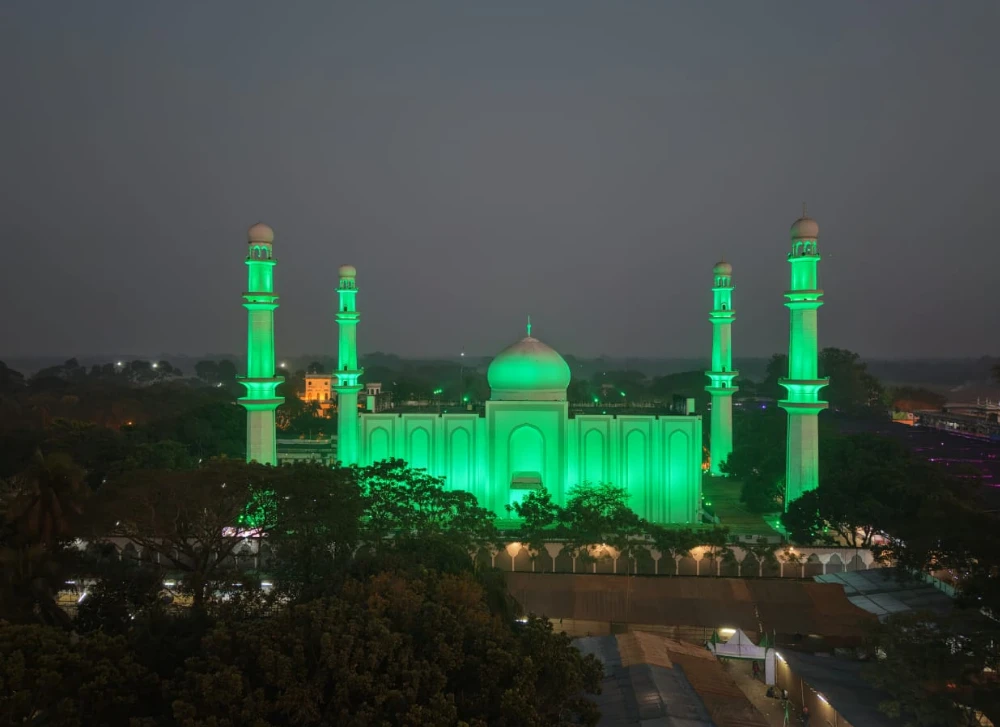 লাখো ভক্তের সমাগমে আটরশিতে বিশ্ব উরস শরীফ শুরু