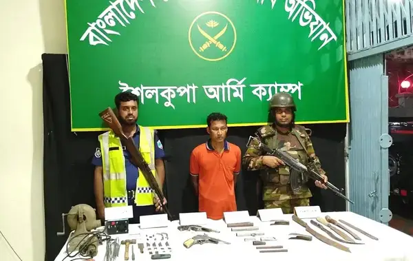 ঝিনাইদহে সেনাবাহিনীর অভিযানে অস্ত্রসহ ১ যুবক আটক