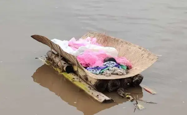ভারত থেকে কুড়িগ্রামে ভেসে এলো শিশুর মরদেহ, সঙ্গে চিরকুট