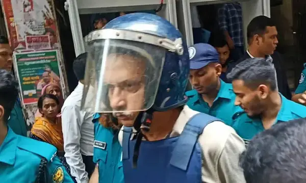 বৈশাখী টিভির চাঁদাবাজি মামলায় সাংবাদিক মোজাম্মেল বাবুর রিমান্ড