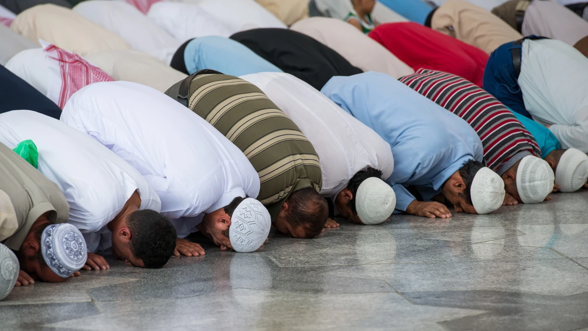 আজকের নামাজের সময়সূচি - ৩ ফেব্রুয়ারি ২০২৬