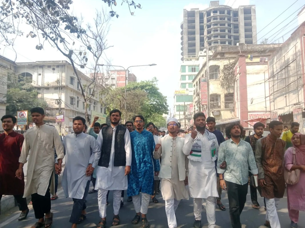নরসিংদী সহ সারাদেশে ধর্ষণ ও সহিংসতার ঘটনায়  জকসুর বিক্ষোভ