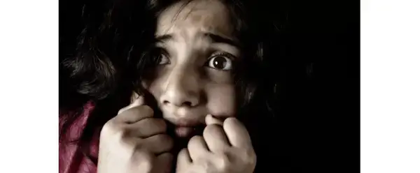 ভয়ের থাবায় মানুষ যেভাবে পাল্টে যায়—আচরণের অদ্ভুত রূপান্তর!