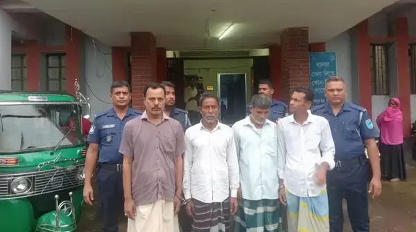 শরীয়তপুরে জুয়ার আসর থেকে আ.লীগ-বিএনপি নেতাসহ আটক ৪