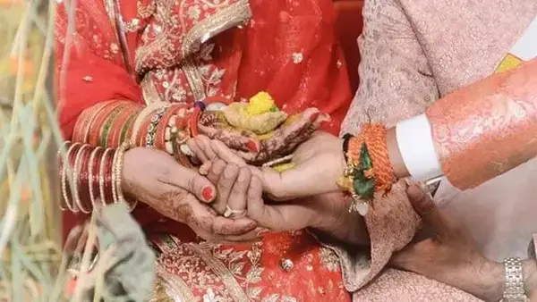 লালমনিরহাটে অভিনব প্রতারণা: বাসর শেষে স্বামীর বাড়ি লুট করে নববধূ উধাও!