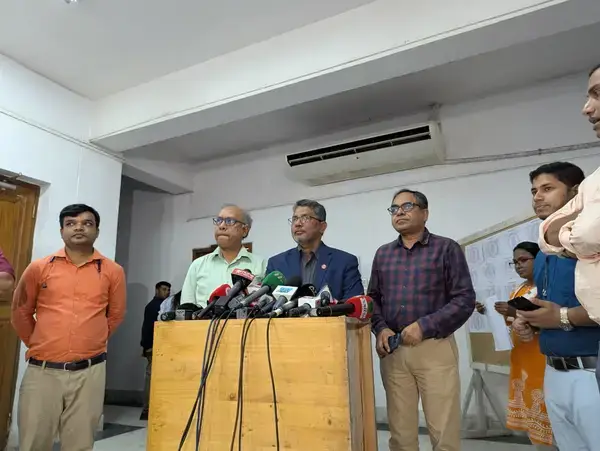 পে ইন স্লিপ দেখিয়েও ভোট দিতে পারবেন শিক্ষার্থীরা