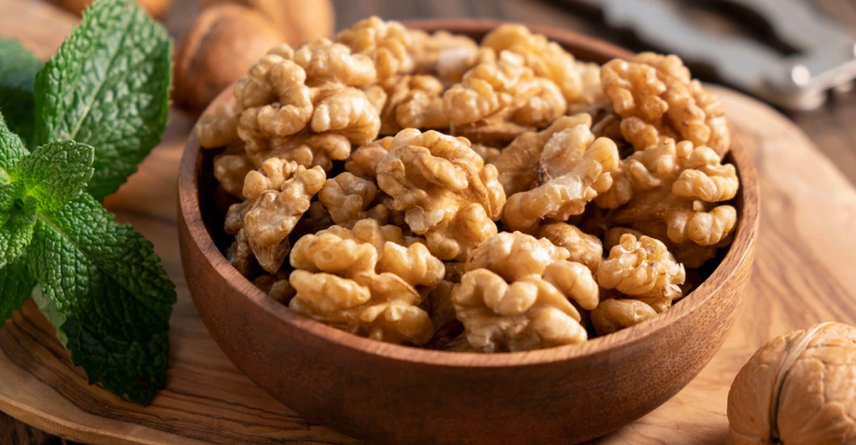 যেভাবে আখরোট খেলে সর্বোচ্চ উপকার পাবেন