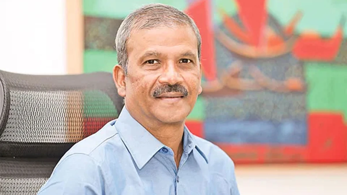 আসিফ নজরুল কি করেছে?