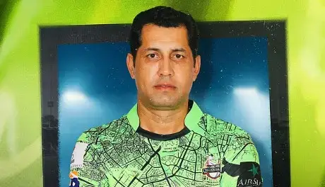 ৩৮ বছর বয়সে আসিফ আফ্রিদির টেস্ট অভিষেক