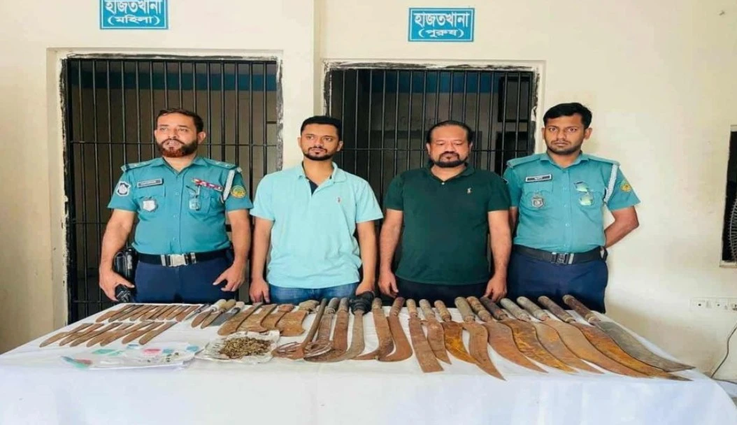 গাজীপুরে বিপুল পরিমাণ দেশীয় অস্ত্রসহ বিএনপি নেতার ভাই গ্রেফতার