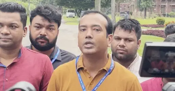 পর্যাপ্ত এজেন্ট না দেওয়ার অভিযোগে ছাত্রদল সভাপতি রাকিবের ক্ষোভ