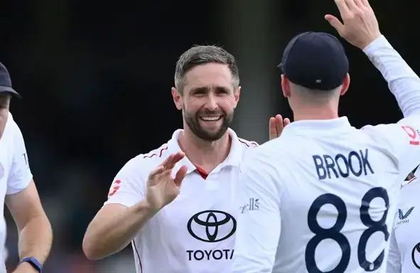 আন্তর্জাতিক ক্রিকেট থেকে অবসরে ইংলিশ তারকা ক্রিস ওকস