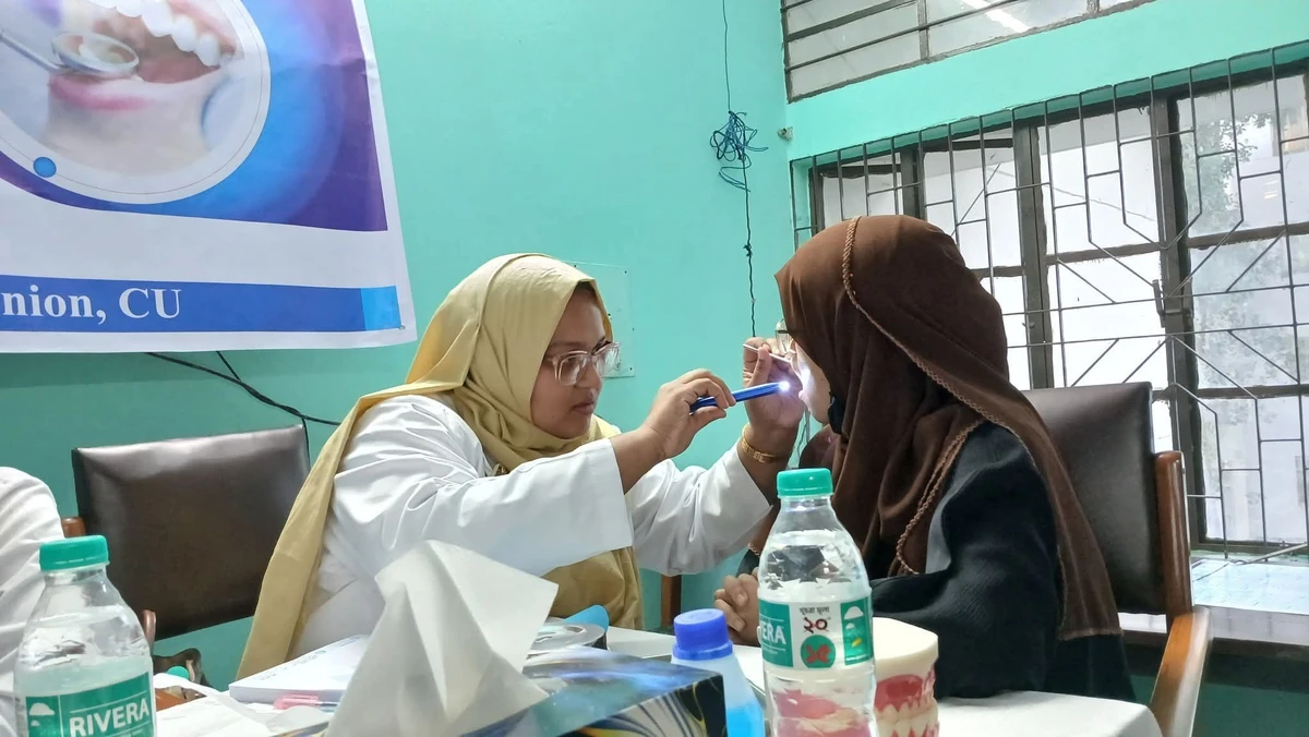 হল সংসদ নেত্রীদের উদ্যোগে চবির প্রীতিলতা হলে ফ্রি ডেন্টাল ক্যাম্পেইন