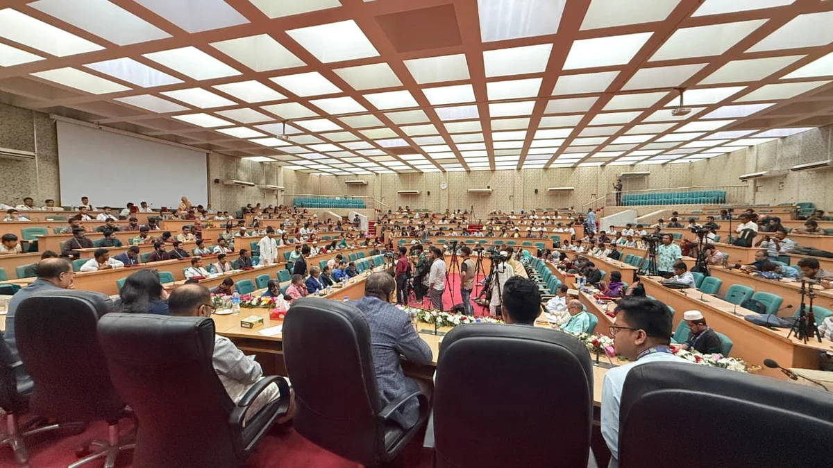 ডাকসু ও হল সংসদের প্রতিনিধি সম্মেলন অনুষ্ঠিত, দিলেন দুই মাসের কাজের হিসেব