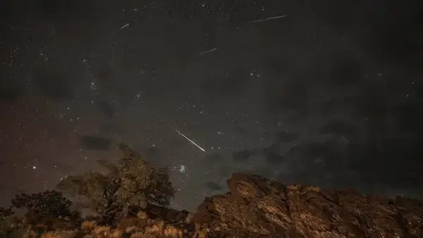 বাংলাদেশের আকাশে আজ রাতেই দেখা যাবে উল্কাপাতের অপূর্ব দৃশ্য