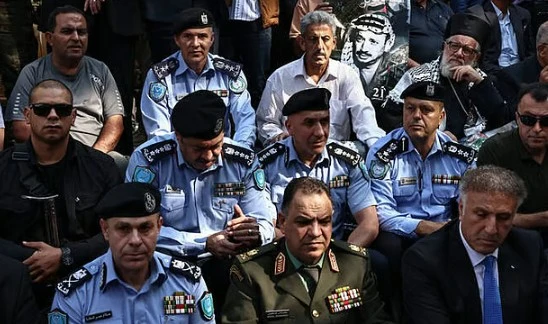 ফিলিস্তিনি পুলিশ সদস্যদের প্রশিক্ষণ দিচ্ছে মিসর