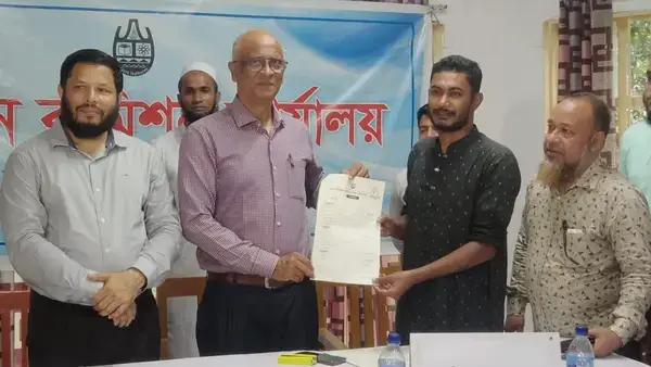 চাকসু নির্বাচন: ভিপি পদে প্রথম মনোনয়ন নিলেন হাবিবুর রহমান