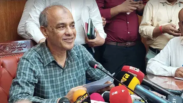 পুলিশের হাতে আর থাকবে না প্রাণঘাতী অস্ত্র: স্পষ্ট জানালেন স্বরাষ্ট্র উপদেষ্টা
