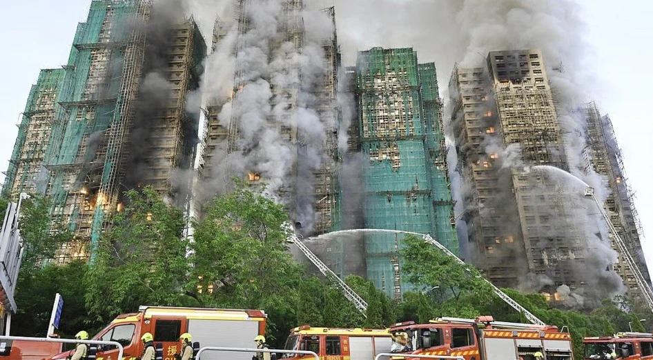 হংকংয়ে আবাসিক কমপ্লেক্সে অগ্নিকাণ্ডে নিহতের সংখ্যা বেড়ে ৯৪