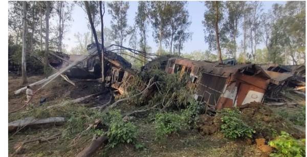 ভারতের ঝাড়খণ্ডে দুটি পণ্যবাহী ট্রেনের মুখোমুখি সংঘর্ষে নিহত ২
