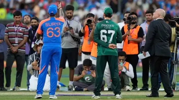 সুপার ফোরে মুখোমুখি চিরপ্রতিদ্বন্দ্বী ভারত-পাকিস্তান