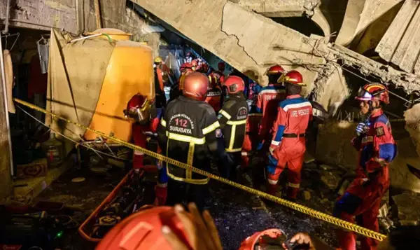 ইন্দোনেশিয়ায় স্কুল ভবন ধসে নিহতের সংখ্যা বেড়ে ১৪