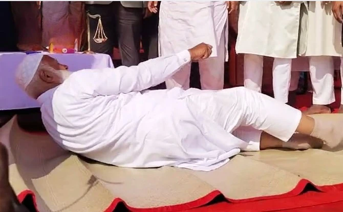 মঞ্চেই শুয়ে পড়লেন জামায়াতের আমির