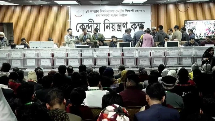 ১৪ কেন্দ্রের ফলাফলে ভিপিতে ছাত্রদল, জিএস-এজিএস পদে এগিয়ে শিবির