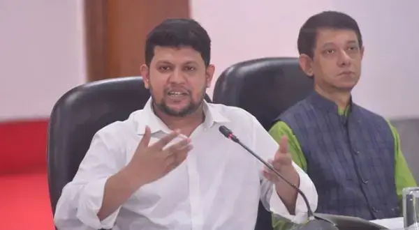 পদত্যাগের প্রশ্নে তথ্য উপদেষ্টা বলেন 'যেকোনো সময়ে নেমে যেতে পারি'