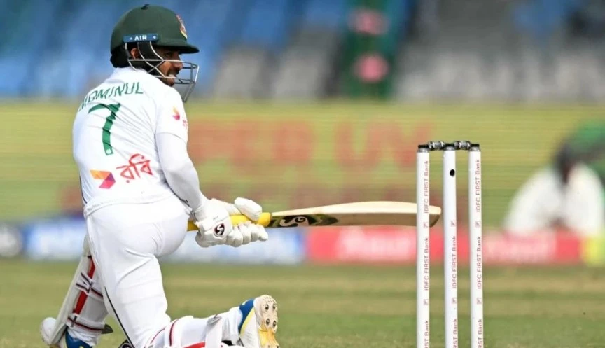 মুমিনুলের ফিফটি, ম্যাচে এগিয়ে বাংলাদেশ