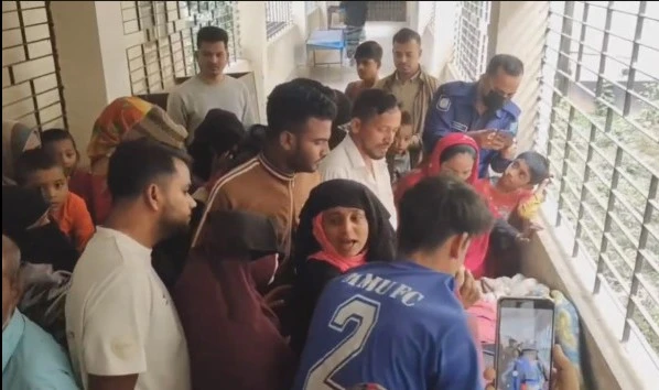 নরসিংদীতে দুই গ্রুপের সংঘর্ষ গুলিবিদ্ধ হয়ে স্কুলছাত্র নিহত আহত ১০