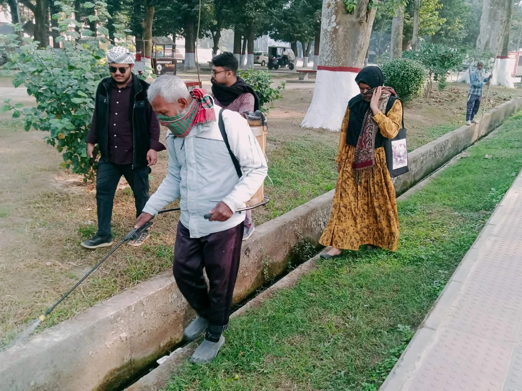 ক্যাম্পাসে মশার উপদ্রব নিয়ন্ত্রণে রাকসুর মশা নিধন কর্মসূচি