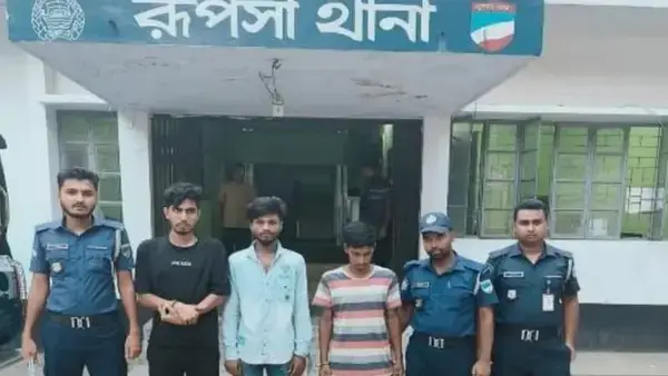 রূপসায় স্বামীকে বাঁচাতে গিয়ে ধর্ষণের শিকার স্ত্রী, গ্রেপ্তার ৩